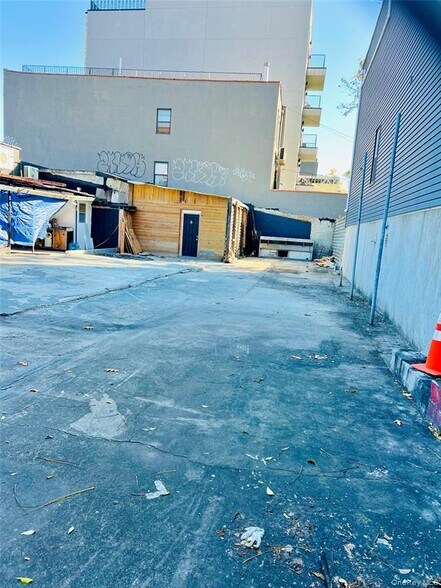 More Photos Of 2258 Atlantic Ave, Brooklyn Flex For Sale