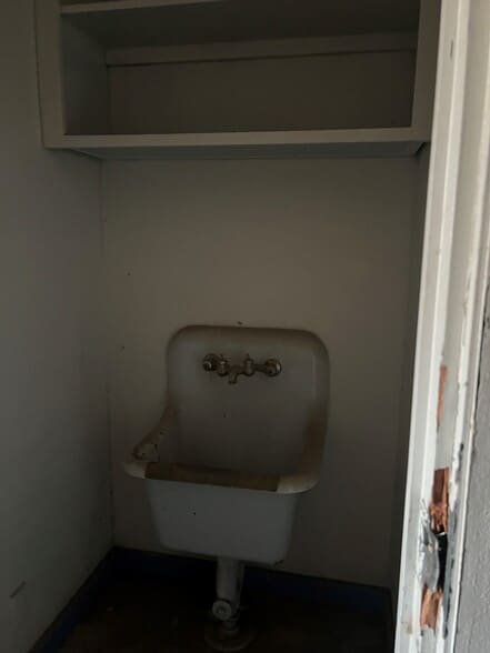 More Photos Of 401 S 3rd St, Blythe Religious Facility For Sale
