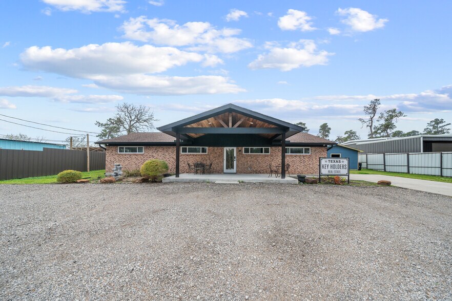 More Photos Of 29519 W Hawthorne Dr, Spring Flex For Sale