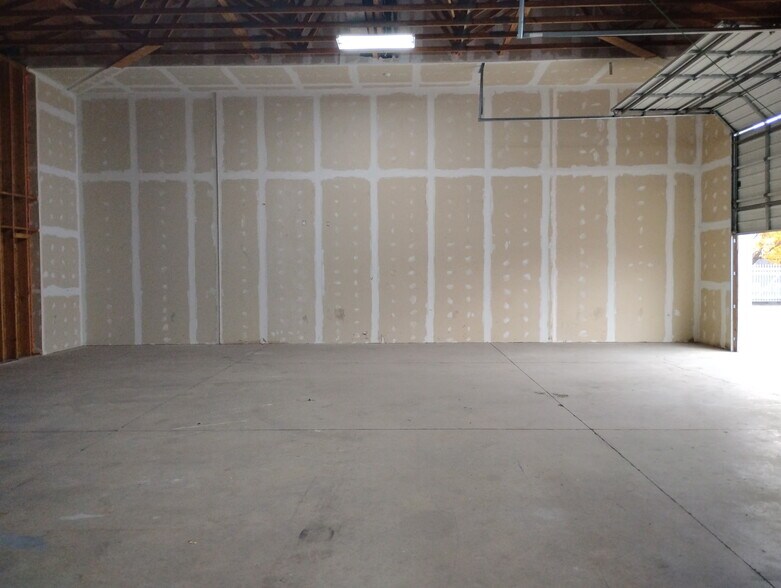 Primary Photo Of 4296 Van Dyke Rd, Almont Warehouse For Lease