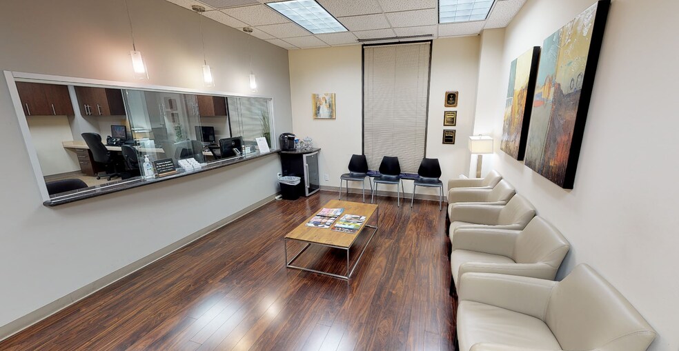 More Photos Of 15200 Southwest Fwy, Sugar Land Medical For Lease