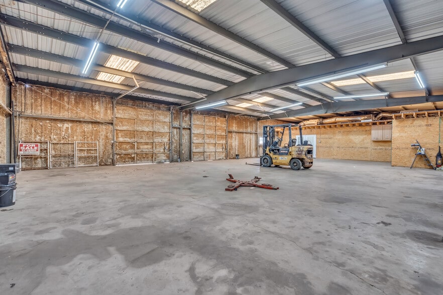 More Photos Of 603 Lake Murray Dr E, Ardmore Flex For Sale