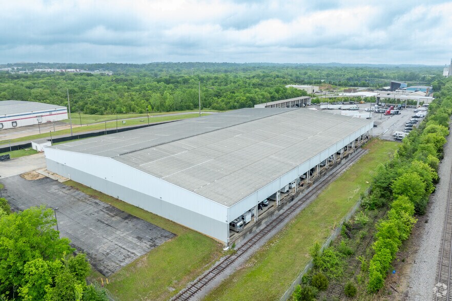 More Photos Of 1523 Midfield Industrial Blvd, Birmingham Distribution For Sale