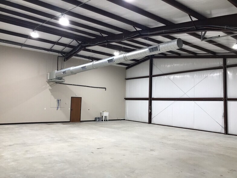 More Photos Of 179 Enterprise Pky, Boerne Flex For Lease
