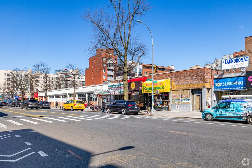 More Photos Of 4415 Kissena Blvd, Flushing Drugstore For Lease