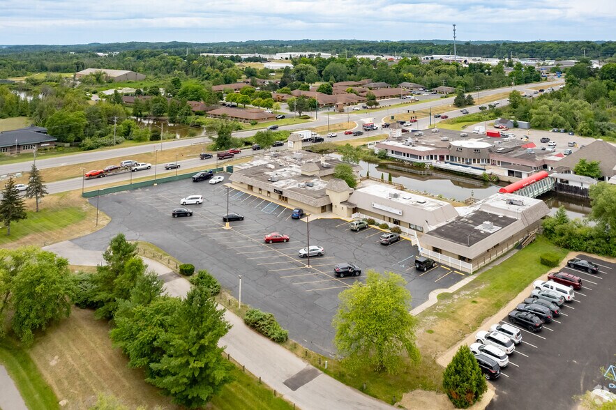 More Photos Of 2006-2024 S Airport Rd W, Traverse City Freestanding For Lease