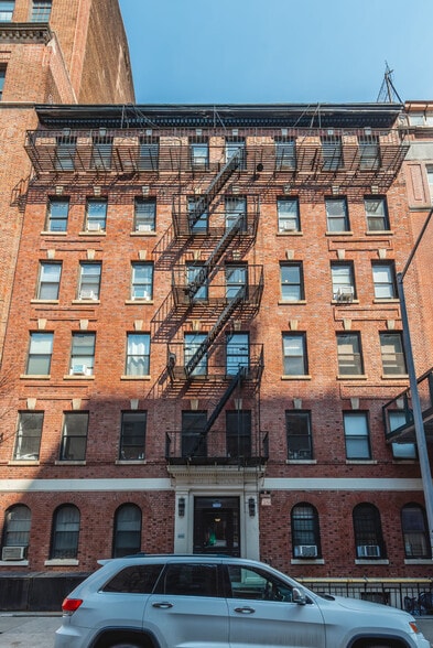 More Photos Of 245 E 30th St, New York Apartments For Sale