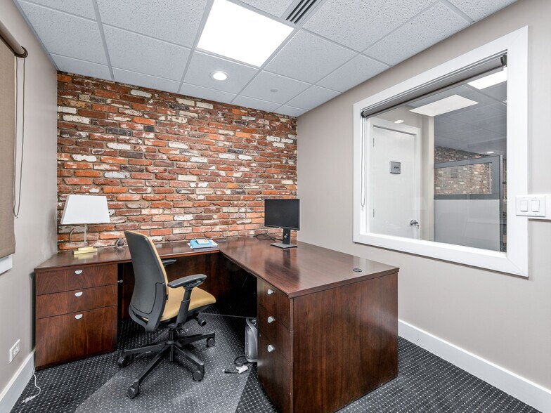 More Photos Of 5 Doctors Park, Asheville Medical For Lease