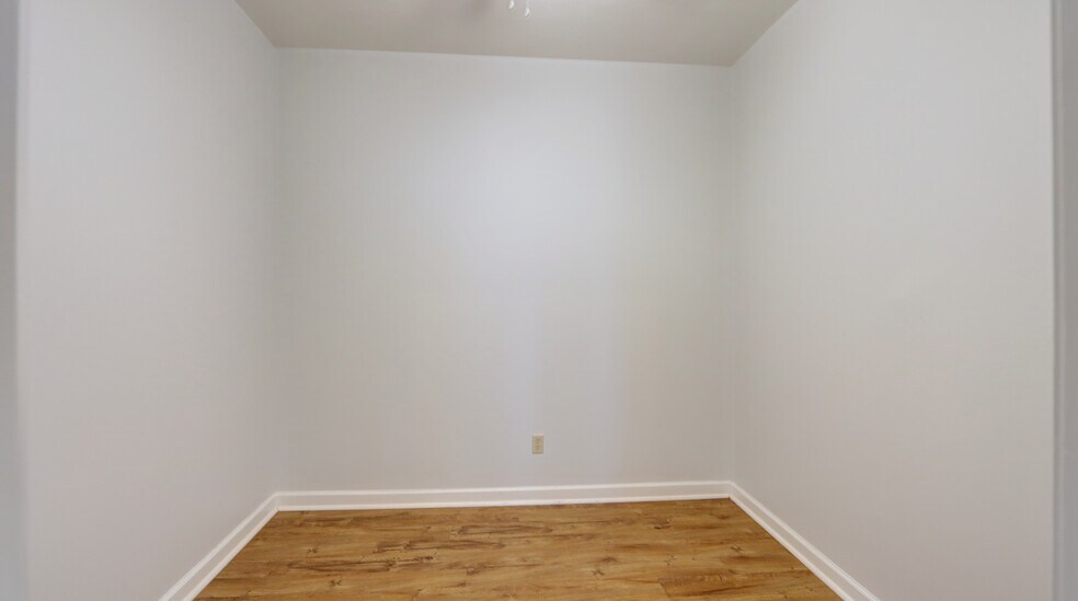 More Photos Of 14 E Main St, Waterloo Township Bar For Sale