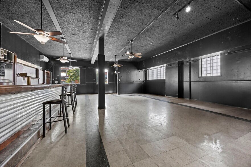 More Photos Of 1533 University Ave W, Saint Paul General Retail For Sale