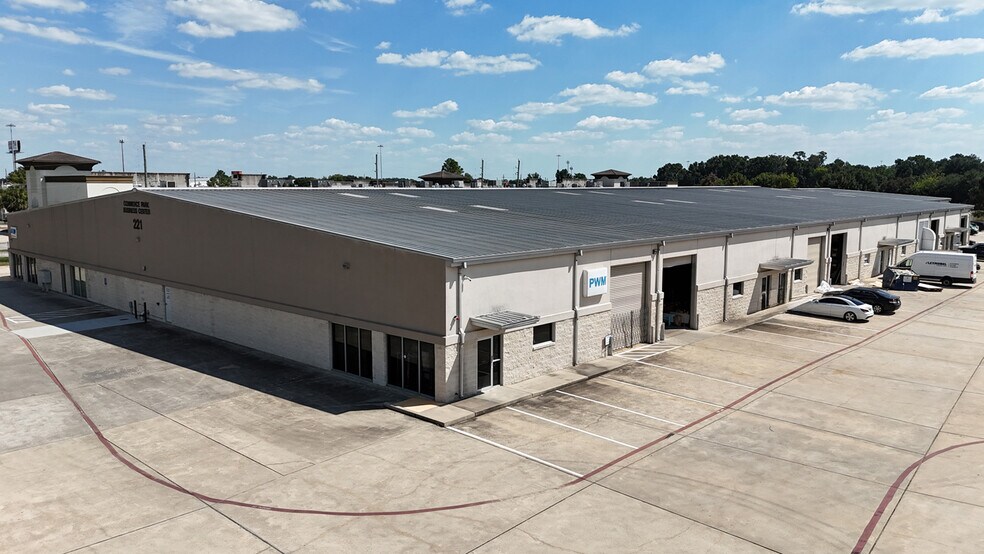 Primary Photo Of 221 Barren Springs Dr, Houston Unknown For Lease