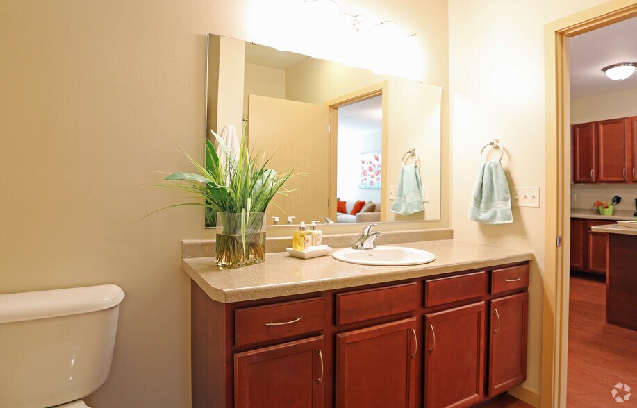 More Photos Of 401 N Washington St, Green Bay Apartments For Lease