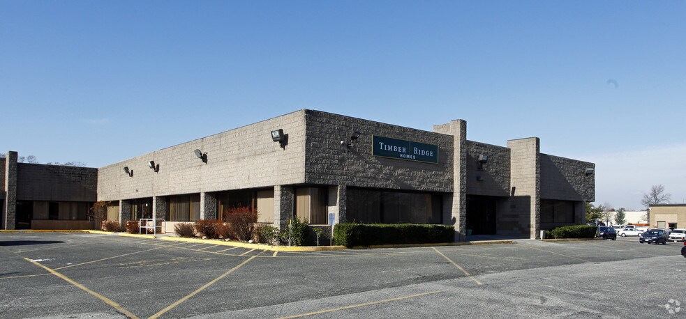 More Photos Of 90 Adams Ave, Hauppauge Office For Lease
