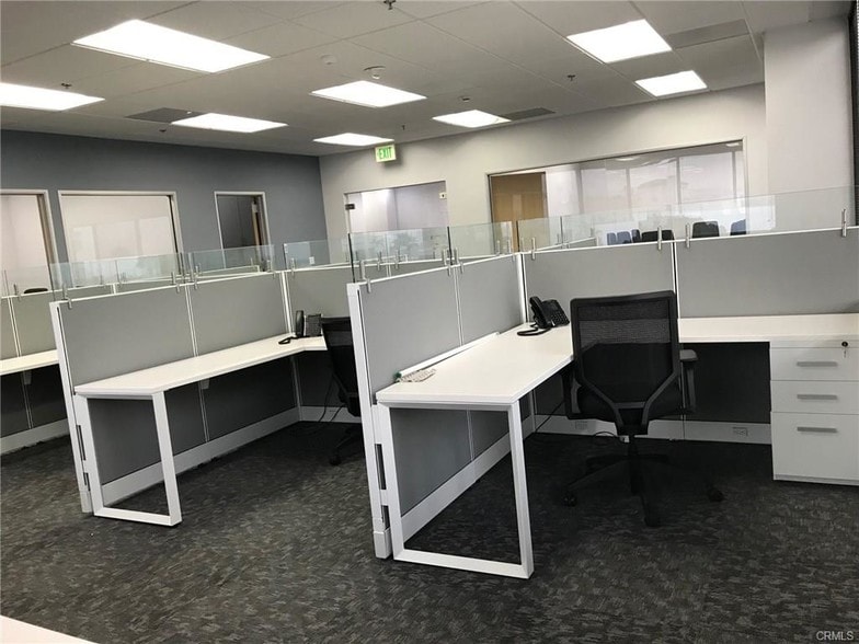 More Photos Of 150 S Los Robles Ave, Pasadena Office For Lease