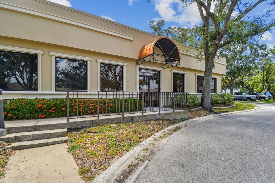 More Photos Of 10901 Danka Cir N, Saint Petersburg Office For Sale