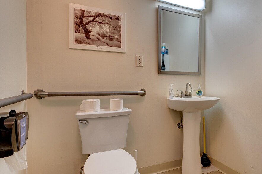 More Photos Of 55 Whiting St, Plainville Medical For Sale