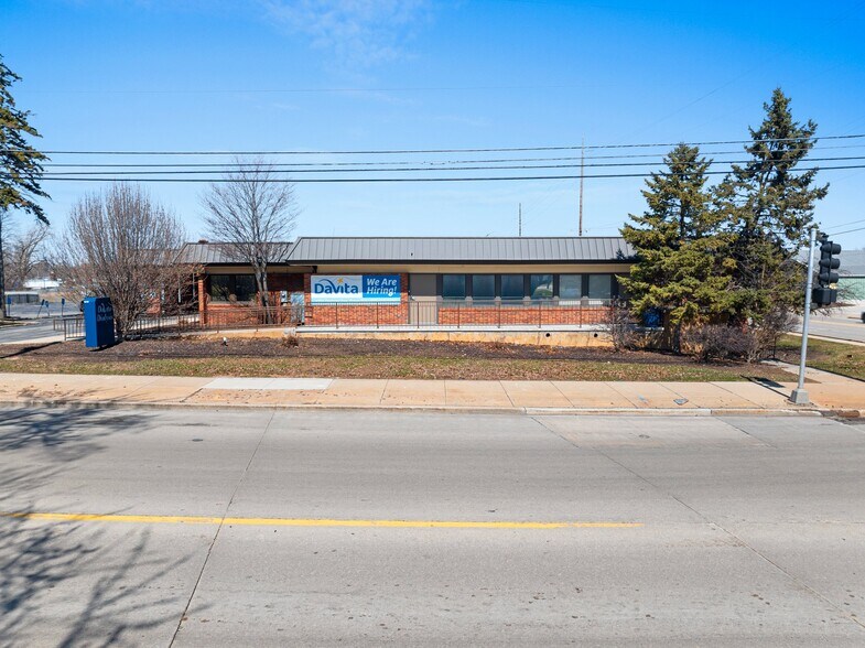 More Photos Of 1751 Deckner Ave, Green Bay Medical For Sale