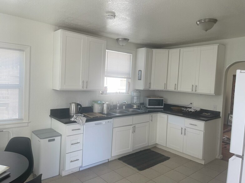 More Photos Of 241 Kentucky St, Vallejo Apartments For Sale