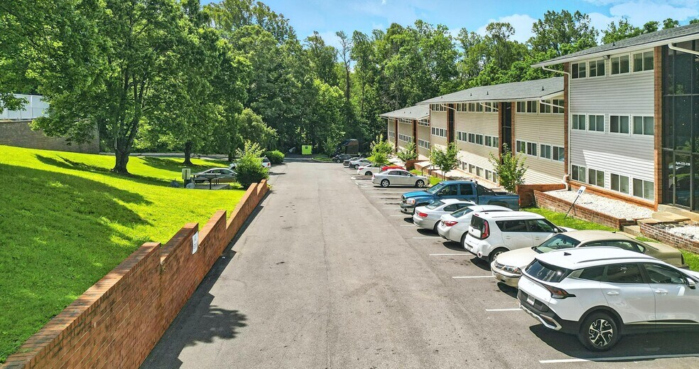 More Photos Of 2075 Langhorne Rd, Lynchburg Apartments For Sale