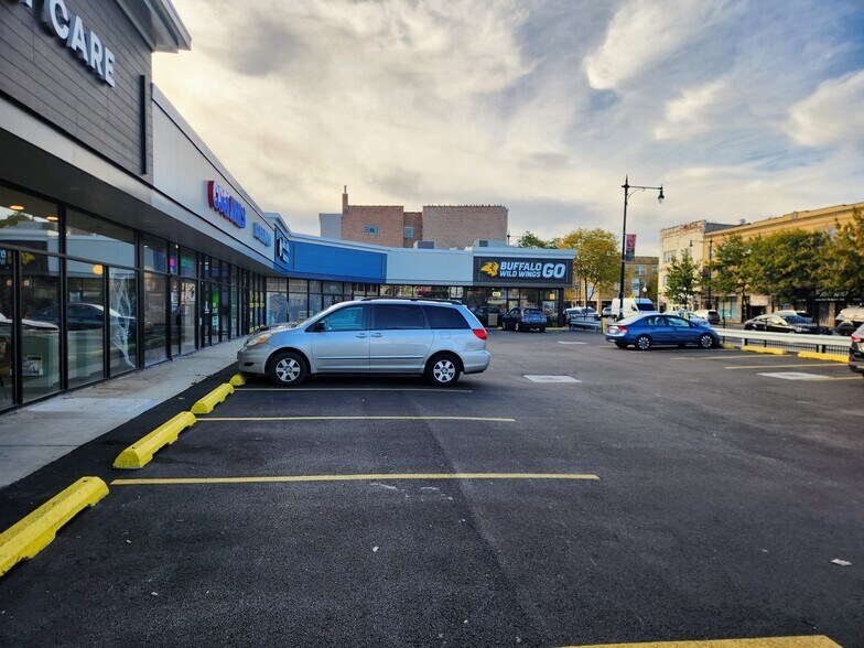 More Photos Of 3401-3417 W Irving Park Rd, Chicago Storefront For Lease