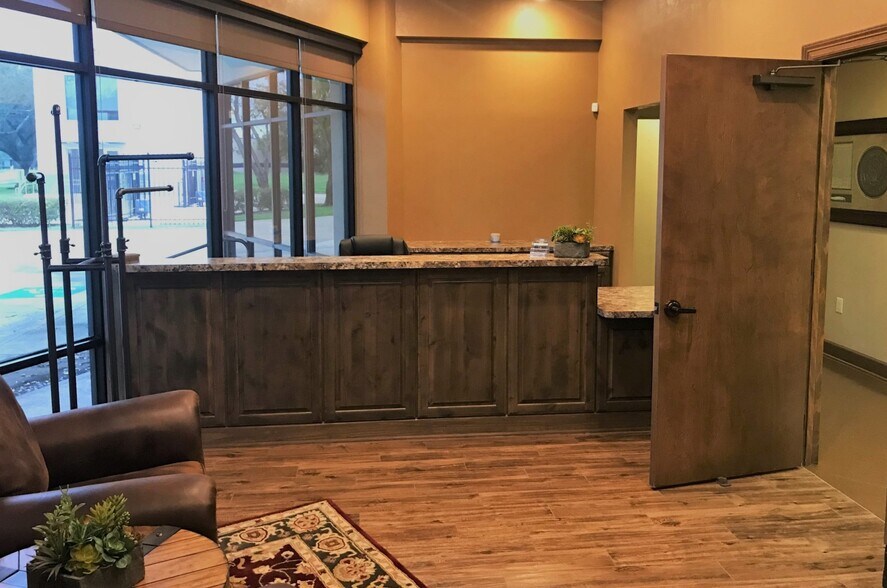 More Photos Of 16920 Park Row, Houston Office For Lease