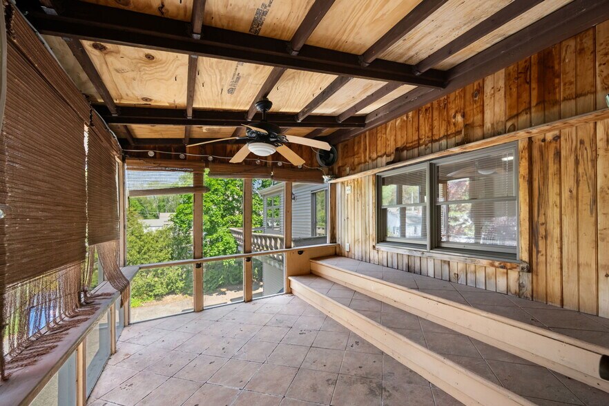 More Photos Of 275 W Main St, Norton Office Residential For Sale