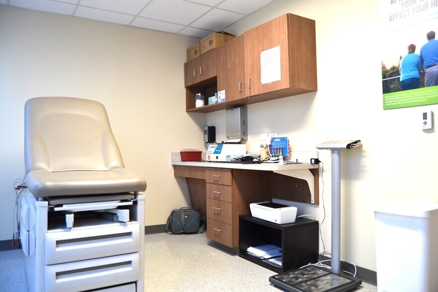 More Photos Of 2 Hospital Plz, Old Bridge Medical For Lease