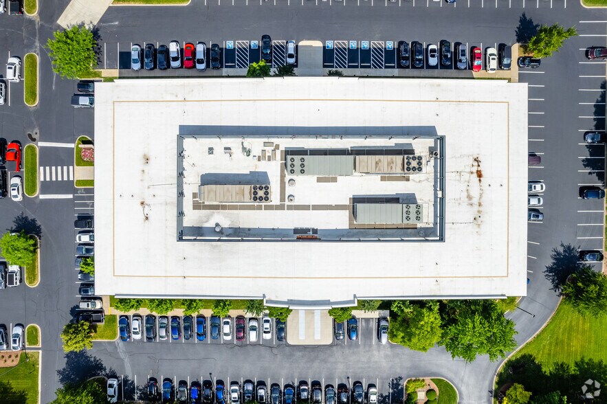 More Photos Of 5410 Maryland Way, Brentwood Unknown For Lease