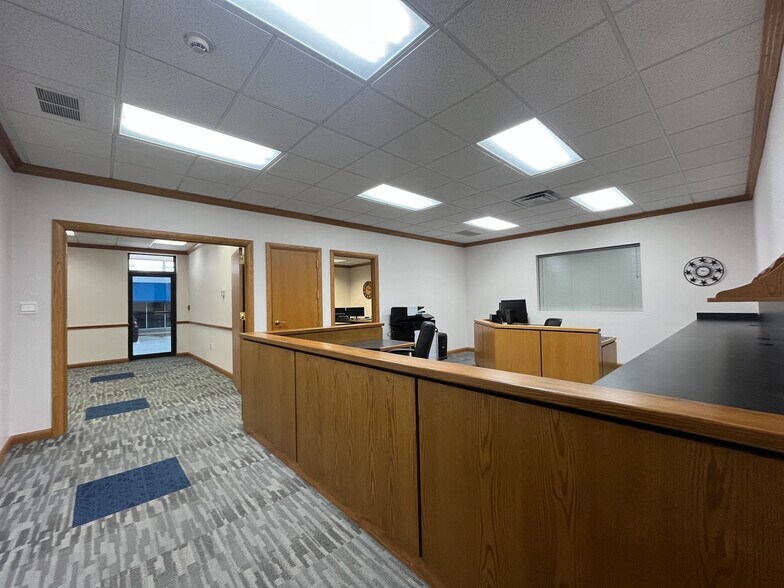 More Photos Of 10858 FM 346 W, Flint Office For Sale