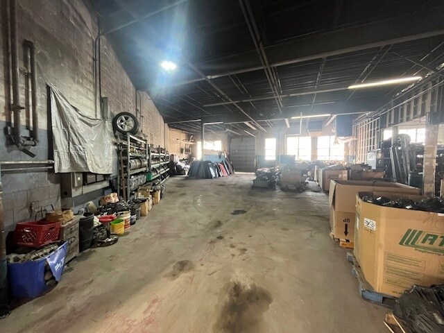 More Photos Of 10401 E US Highway 24, Independence Flex For Sale