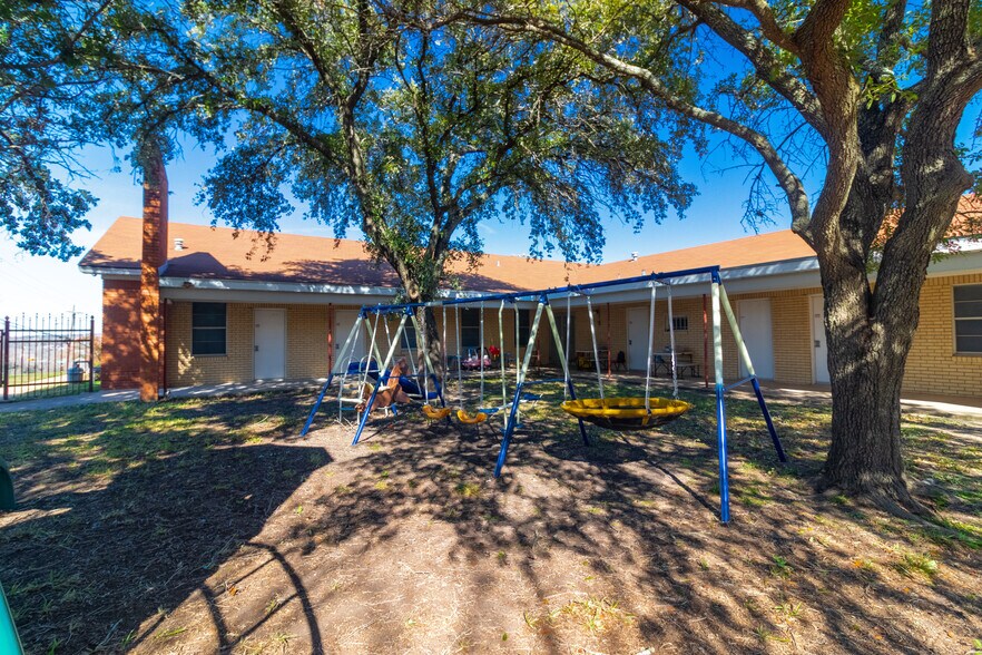 More Photos Of 906 Trimmier Rd, Killeen Religious Facility For Sale