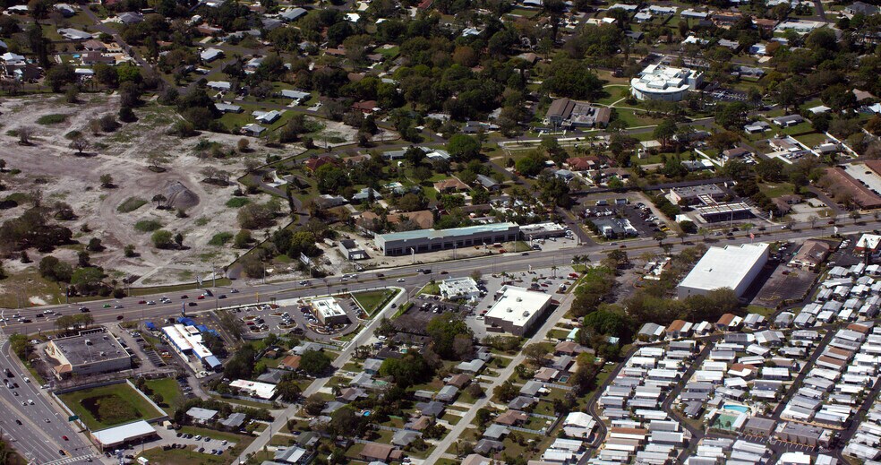 More Photos Of 6300-6320 S Tamiami Trl, Sarasota Unknown For Lease