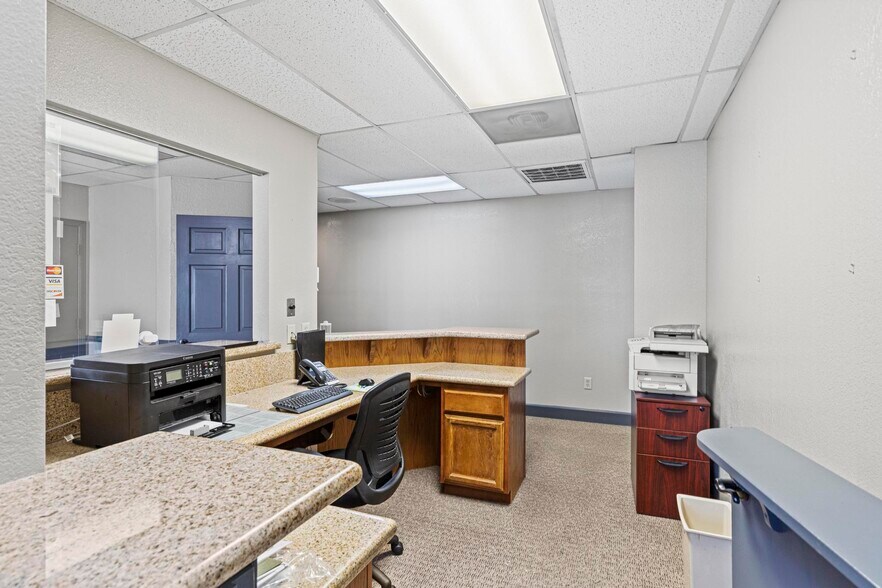 More Photos Of 1045 Live Oak Blvd, Yuba City Medical For Lease