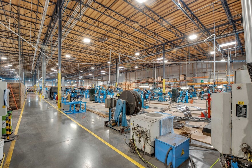 More Photos Of 5504 S 11th St, Ridgefield Distribution For Lease