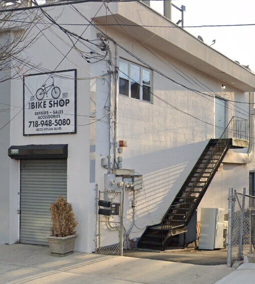 More Photos Of 4022 Hylan Blvd, Staten Island Storefront Retail Residential For Lease