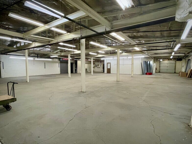 More Photos Of 21 Squires St, Cortland Warehouse For Lease