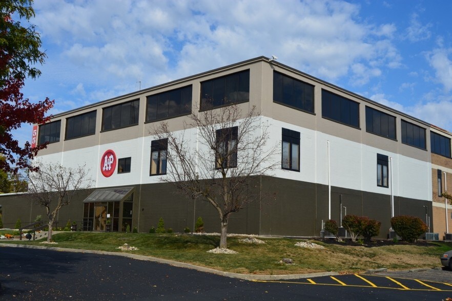 More Photos Of 55 S State Ave, Indianapolis Flex For Sale