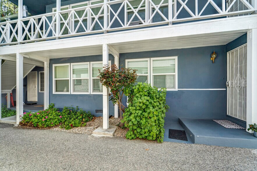 More Photos Of 14524-14530 Dickens St, Sherman Oaks Apartments For Sale