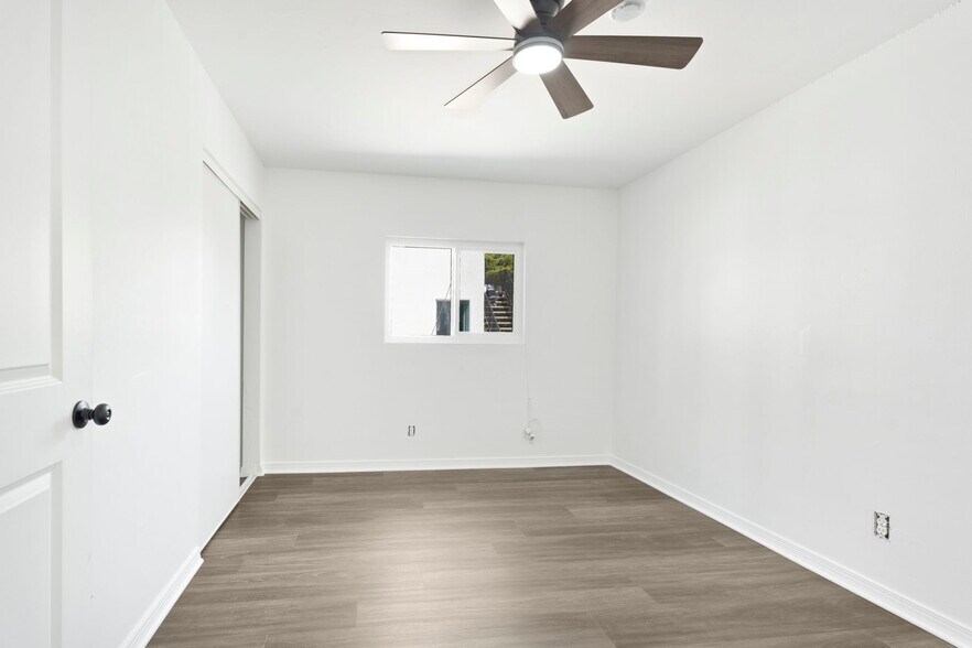 More Photos Of 925 W 84th St, Los Angeles Apartments For Sale