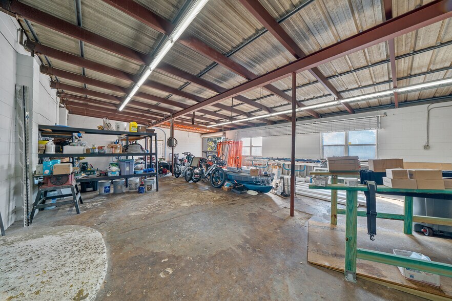 More Photos Of 943 NW 17th Ave, Ocala Warehouse For Sale