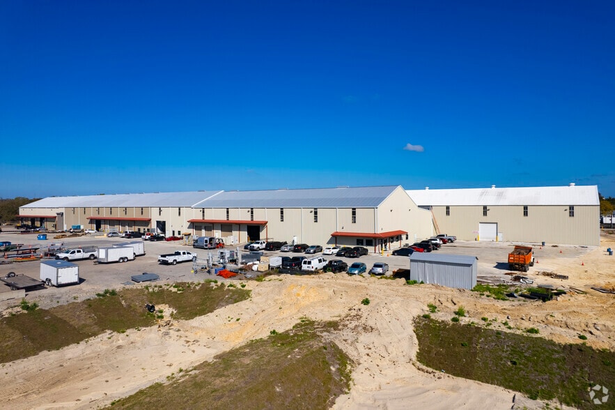 More Photos Of 5115 Shadowlawn Ave, Tampa Warehouse For Lease