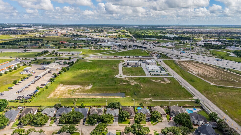More Photos Of 1121 Grand Oak Blvd, League City Land For Sale