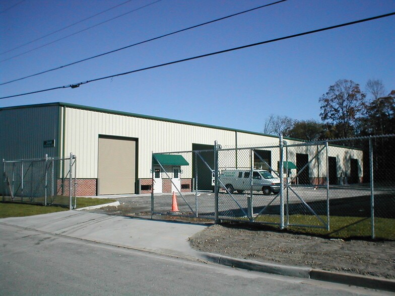 More Photos Of 2640 Nevada Ave, Norfolk Warehouse For Lease