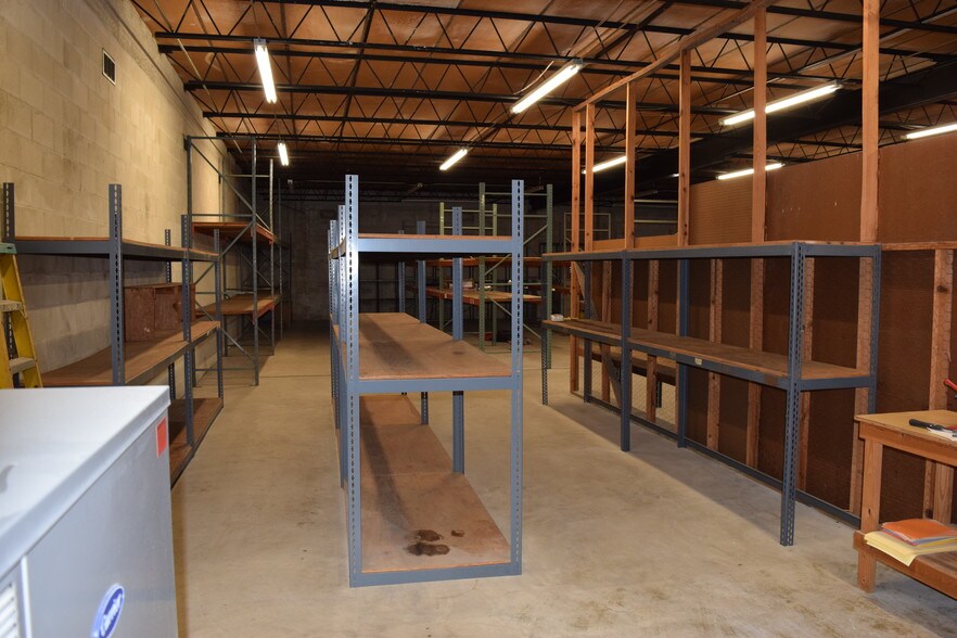 More Photos Of 4329 Emerson St, Jacksonville Warehouse For Lease