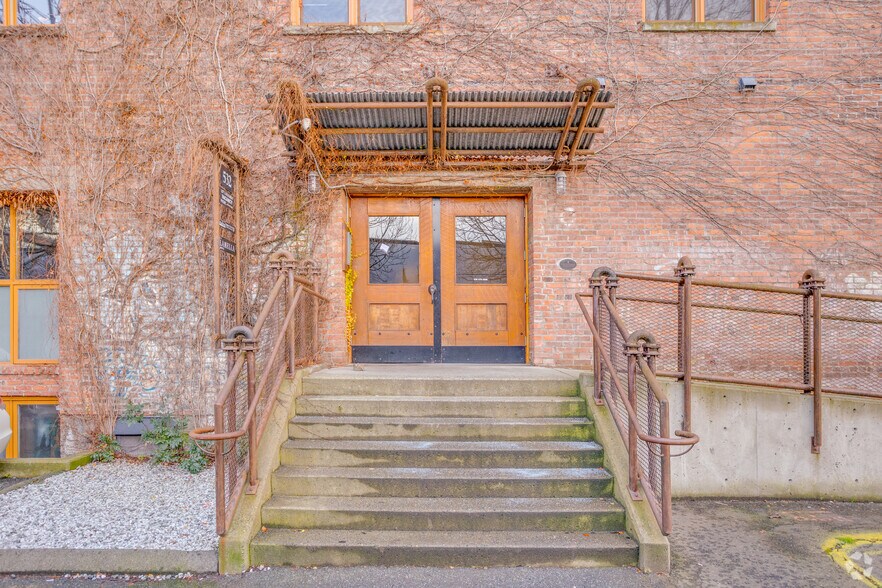 More Photos Of 536 Herald St, Victoria Apartments For Lease