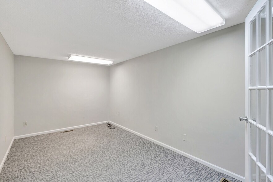 More Photos Of 6716 Heritage Business Ct, Chattanooga Office For Lease