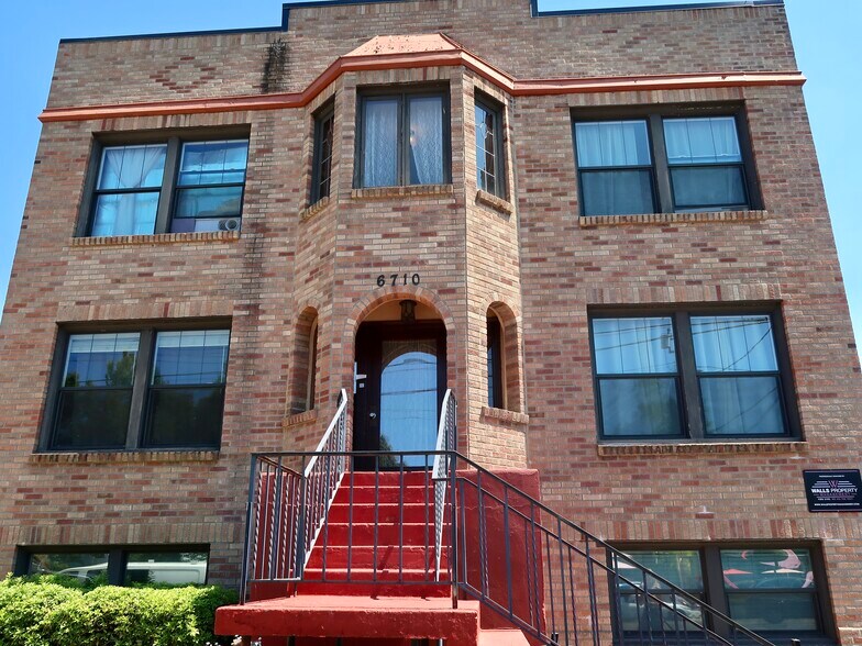 More Photos Of 6710 Greenwood Ave N, Seattle Apartments For Sale