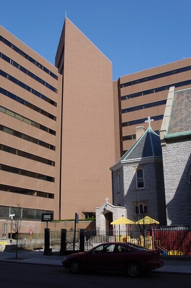 More Photos Of 433 N Summit St, Toledo Business Park For Lease