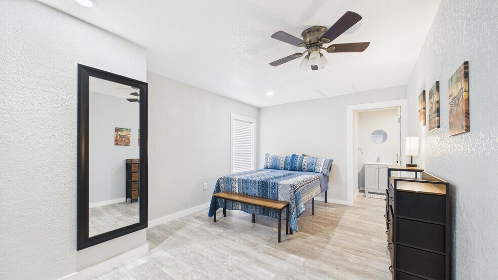 More Photos Of 2123 15th St, Lubbock Apartments For Sale