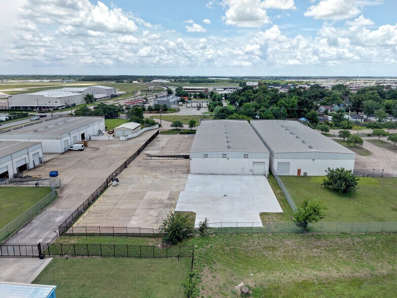 More Photos Of 7425 Major St, Houston Warehouse For Lease
